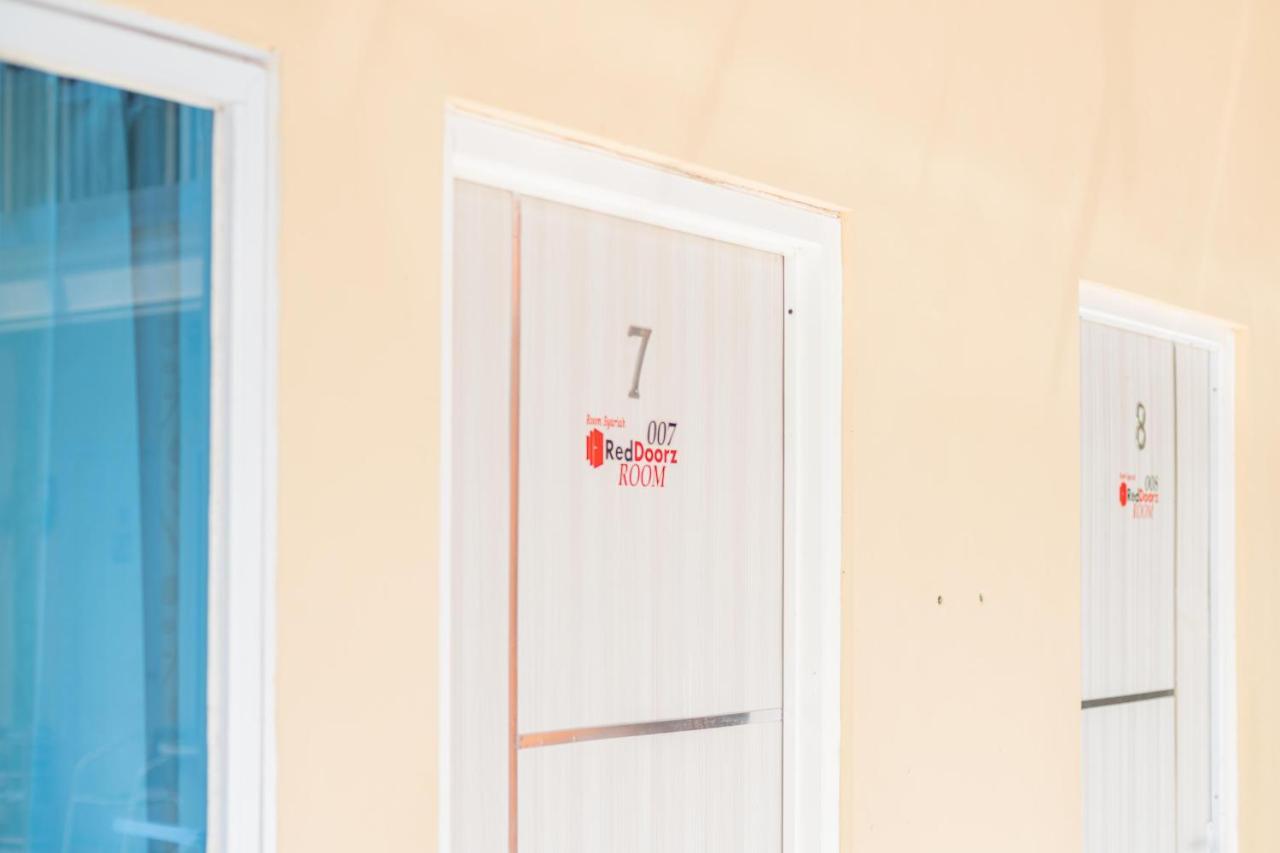 מלון Reddoorz Syariah At Winong Nganjuk מראה חיצוני תמונה