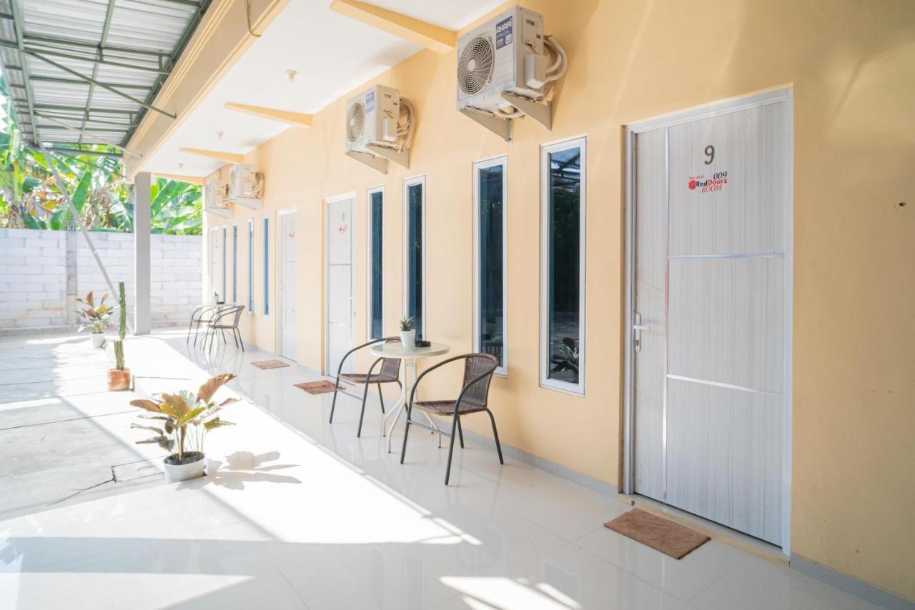 מלון Reddoorz Syariah At Winong Nganjuk מראה חיצוני תמונה