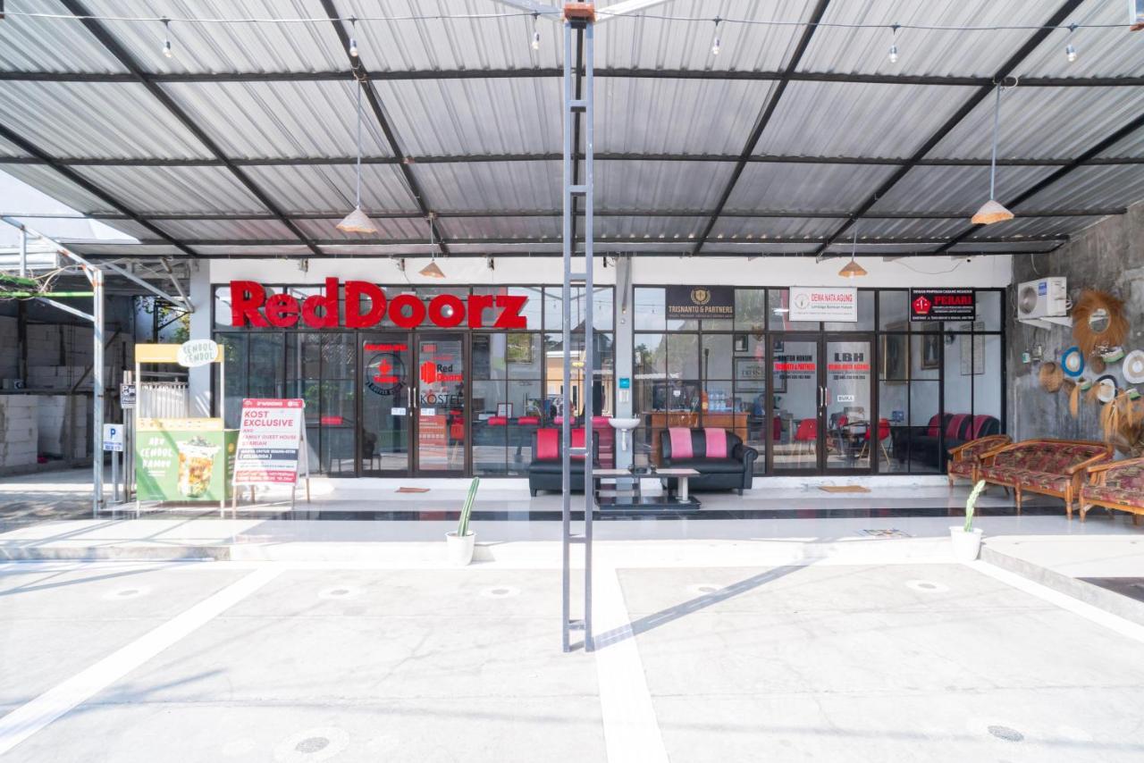 מלון Reddoorz Syariah At Winong Nganjuk מראה חיצוני תמונה