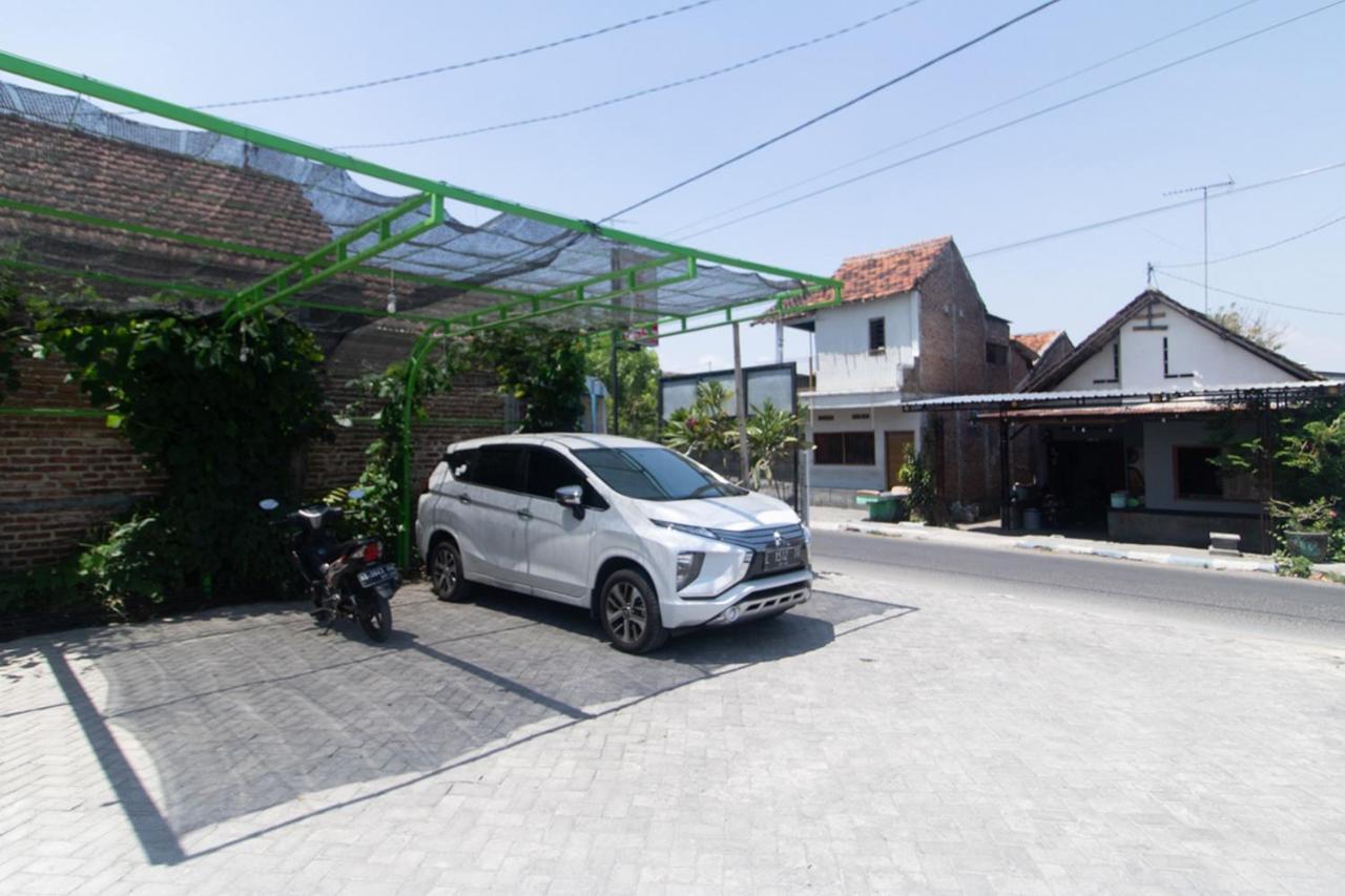 מלון Reddoorz Syariah At Winong Nganjuk מראה חיצוני תמונה
